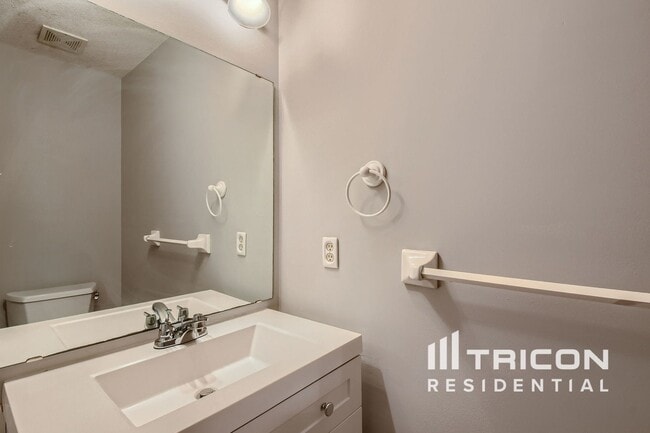 Building Photo - 13419 Marigold St NW