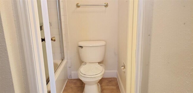 Building Photo - 3600 Jeanetta St