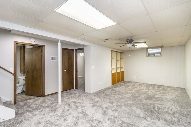 Building Photo - 6700 W 51st St