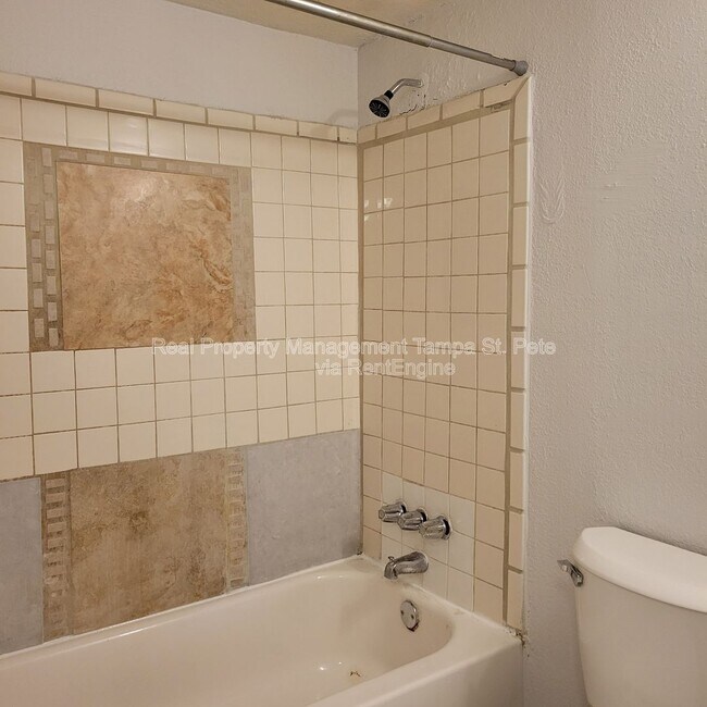 Building Photo - 8427 N 39th St