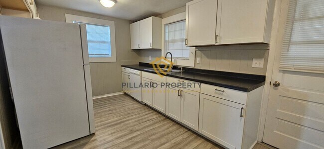 Building Photo - Welcome to your new home! This delightful 3-Bedroom Home Available NOW!
