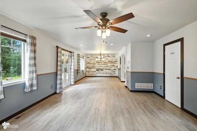 Building Photo - 4 Bedroom | 2.5 Bathroom | Garage - Conven...