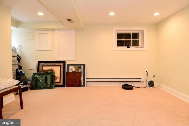 Building Photo - 2426 Observatory Pl NW