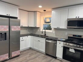 Building Photo - 116 Sherwood St