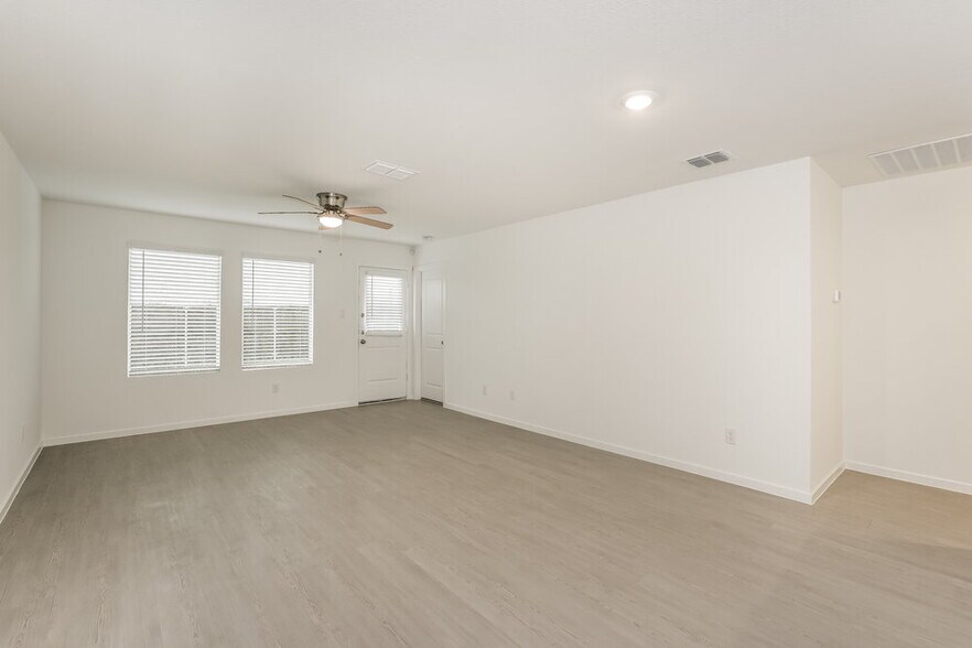 Building Photo - 201 Sycamore Pl