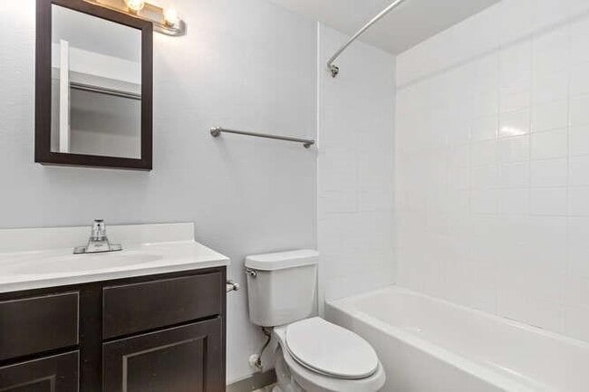 Building Photo - 612 W Texas Ave