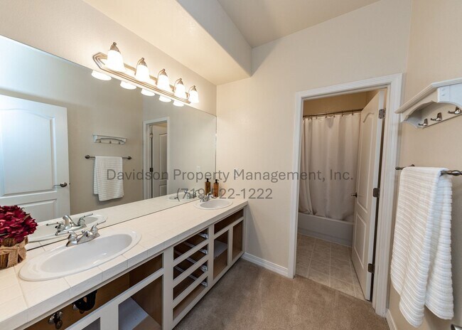 Building Photo - Gorgeous 4 Bedroom House in Pine Creek