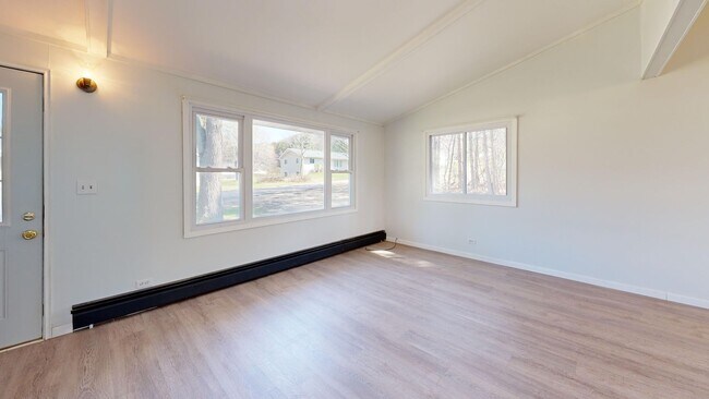 Building Photo - 137 Cedar St