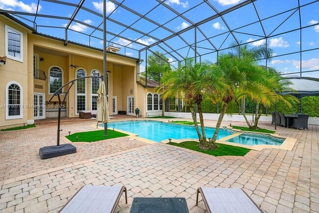 Building Photo - 2357 Alaqua Dr