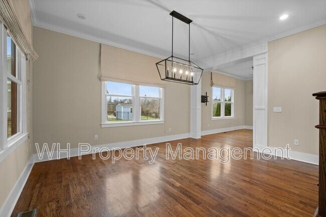 Building Photo - 311B 54th Ave N
