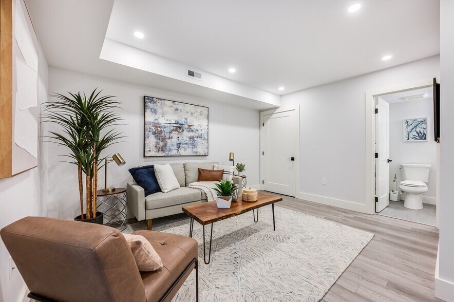 Building Photo - 11 Tufts St