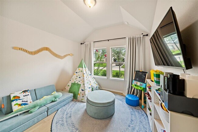 Building Photo - 531 Carina Gaze Dr