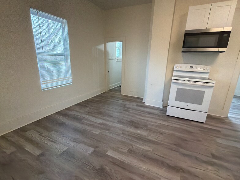 Building Photo - 2130 4th Ave