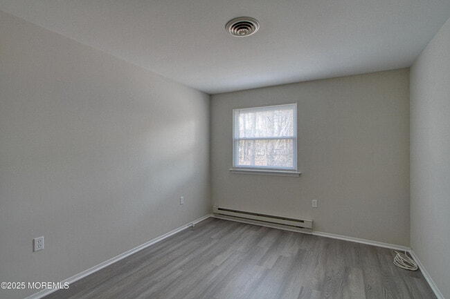 Building Photo - 12A Birchwood Dr