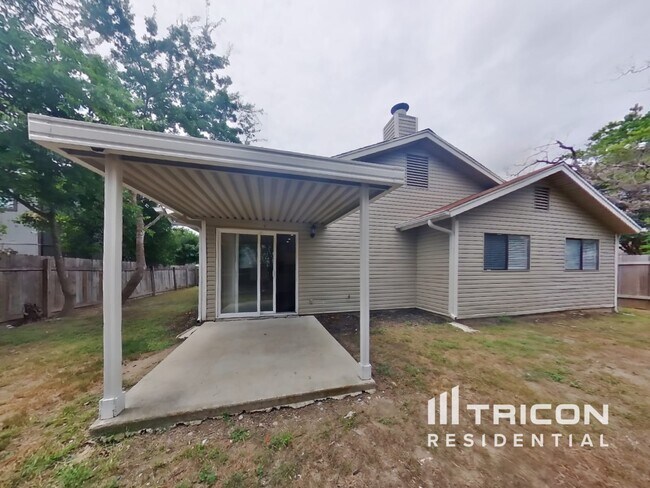 Building Photo - 8755 Ridge Moon Dr