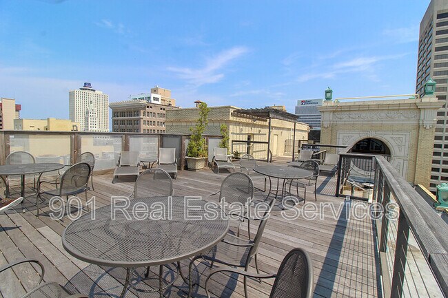 Building Photo - 66 Monroe Ave