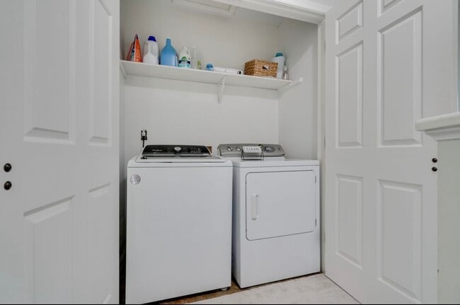 Building Photo - 3302 Comstock Rd