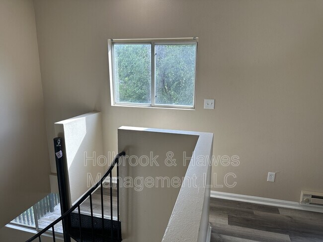 Building Photo - 4531 Boardwalk Dr