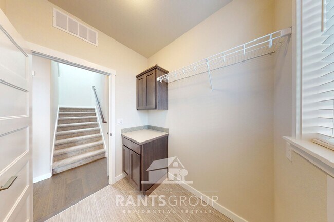 Building Photo - Beautiful Home in Newer Subdivision! Easy freeway access!