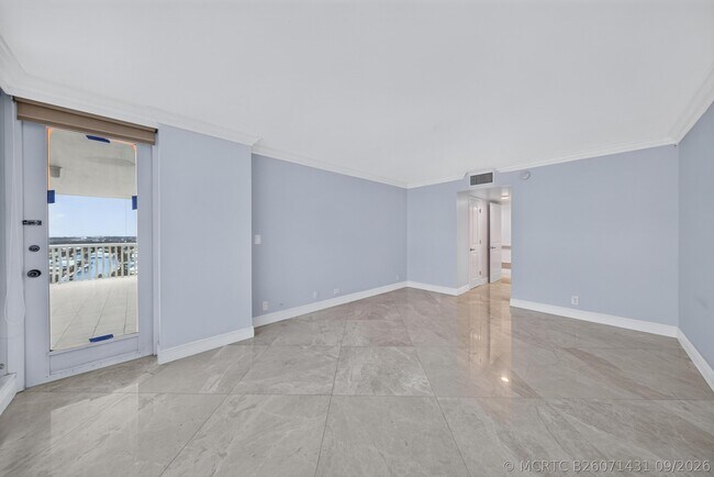 Building Photo - 4020 Galt Ocean Dr