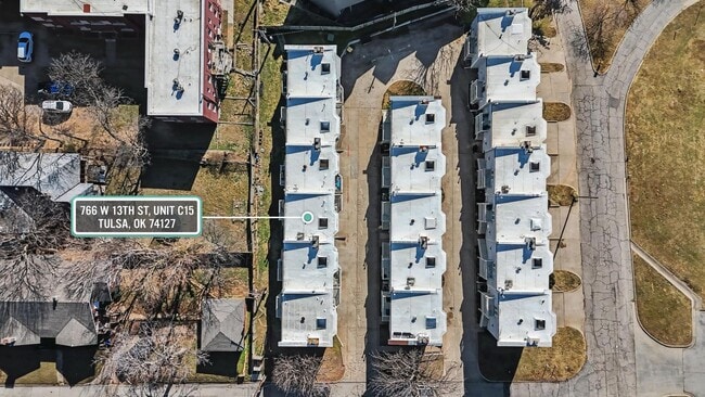 Building Photo - 2 Bed | 2 Bath Condo on Crybaby Hill