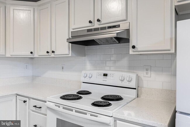 Building Photo - 10505 Tidewater Plains Dr