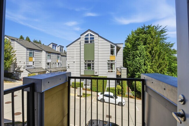 Building Photo - 15235 NE 81st Way