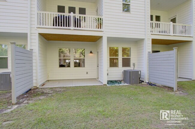 Building Photo - 5208 New Palm Ct
