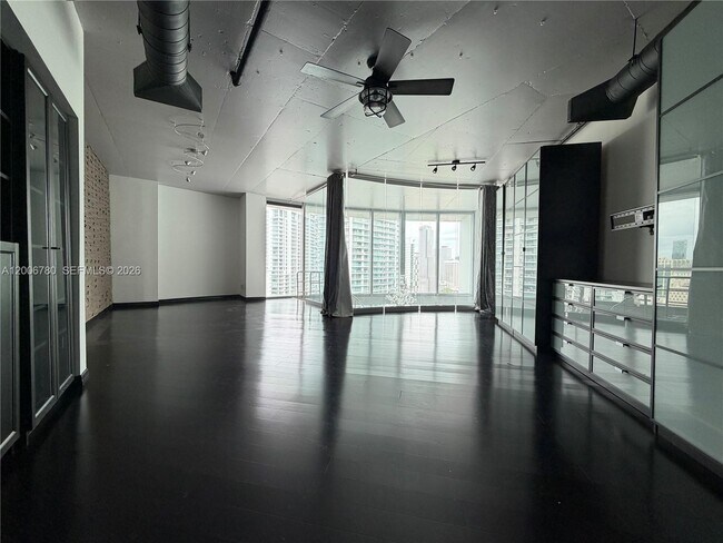 Building Photo - 690 SW 1st Ct