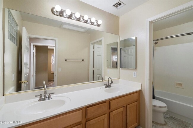 Building Photo - 4823 E Barwick Dr