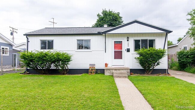 Building Photo - 1203 Commonwealth Ave