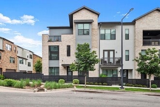 Building Photo - 4410 Grotto Dr