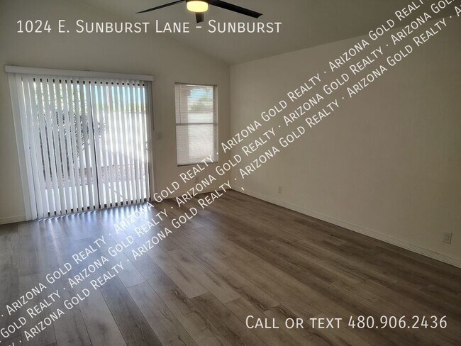 Building Photo - 1024 E Sunburst Ln