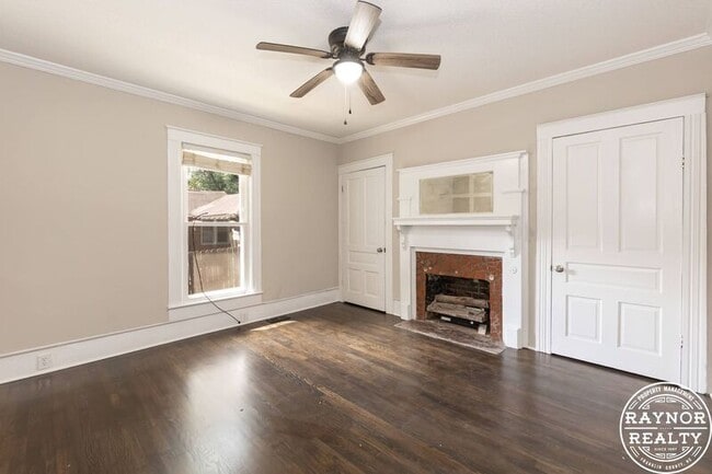 Building Photo - 223 S Main St