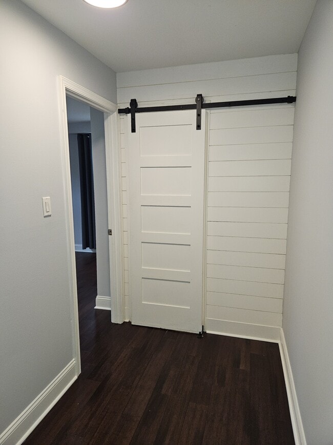 Building Photo - 317 Homeland Southway