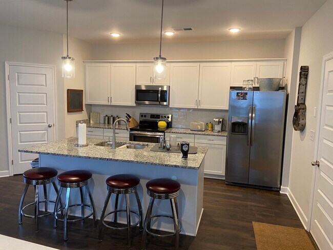 Building Photo - 2635 Cason Ln