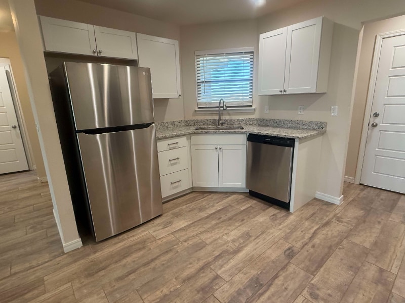 Building Photo - 8991 Redbud Rd