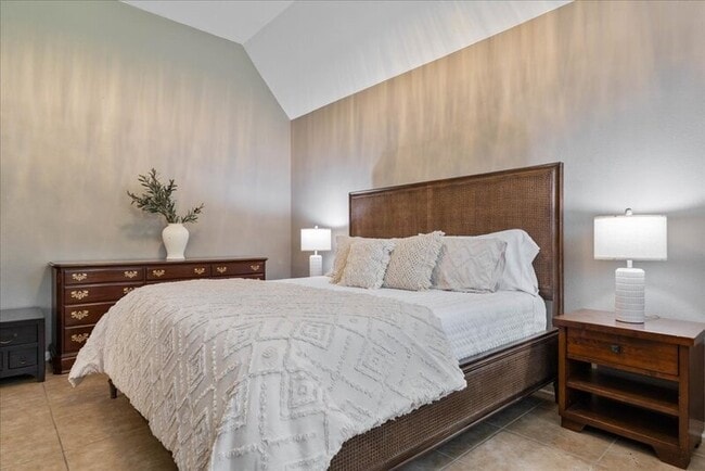 Building Photo - 1505 Laurel Oak Loop