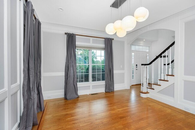 Building Photo - 14 Brattle Ln