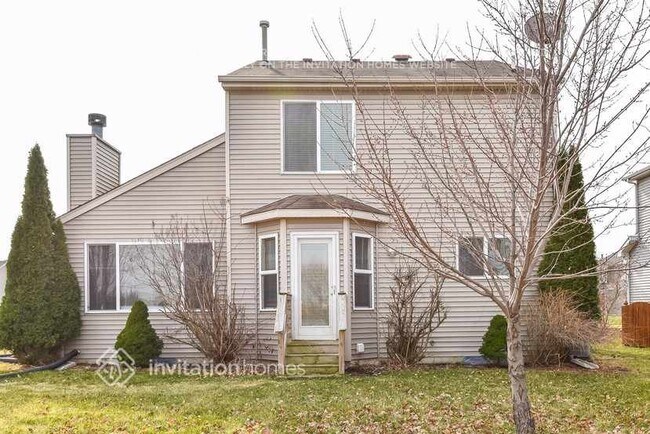 Building Photo - 6801 Desert Dr