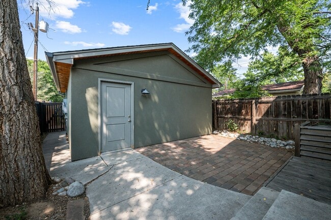 Building Photo - 1275 S Clayton St