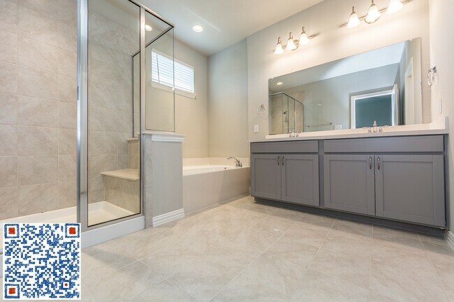 Building Photo - Adorable 3 Bedroom Townhouse-- Coming Soon!