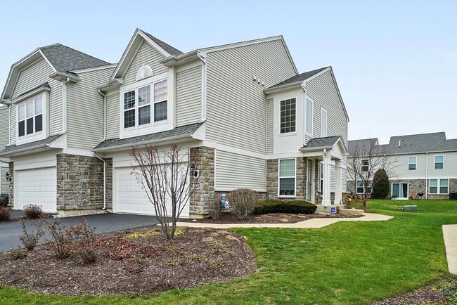 Building Photo - 650 Hawley Dr