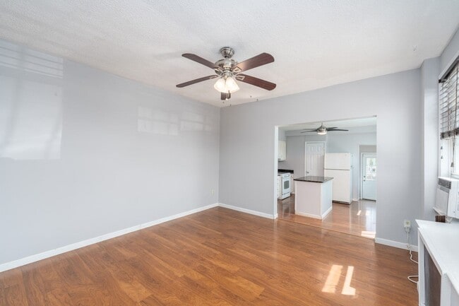 Building Photo - 505 Grundy St