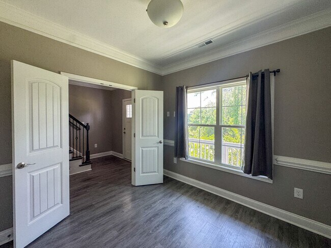 Building Photo - Beautiful 4 Bed 2.5 Bath Home in North Fayetteville
