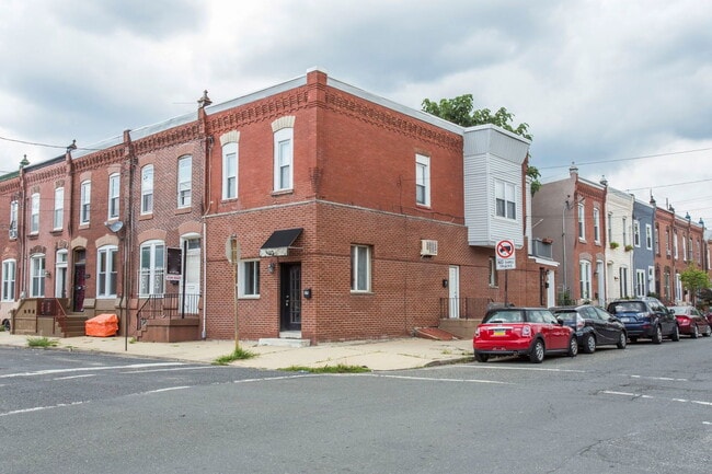 Primary Photo - 2501 Carpenter St