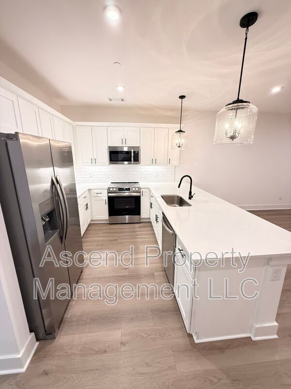 Building Photo - 118 Leggo Ave