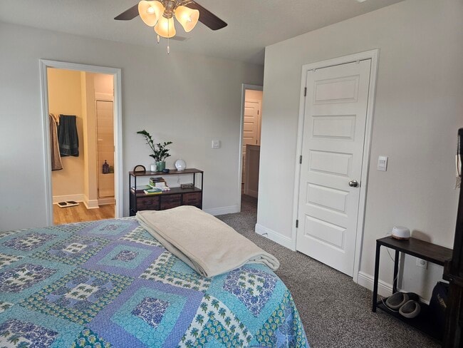 Building Photo - 5765 Stellarjay St