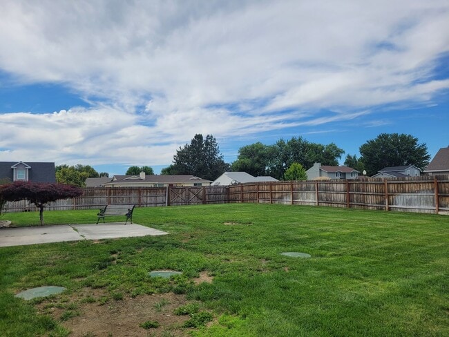 Building Photo - Sandcastle Estates Home - Pet friendly