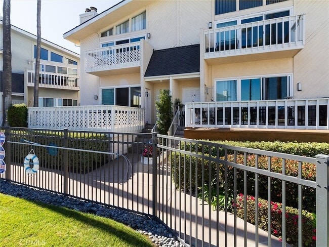 Building Photo - 16276 Pacific Cir